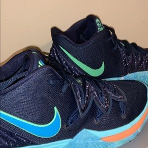 Nike Kyrie 5 UFO Edition